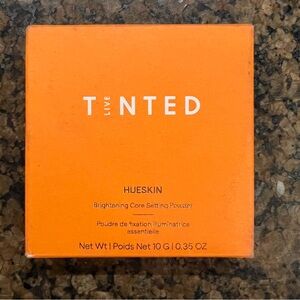 Live Tinted Hueskin Setting Powder - Light